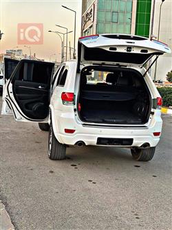 جیپ گراند شیرۆکی